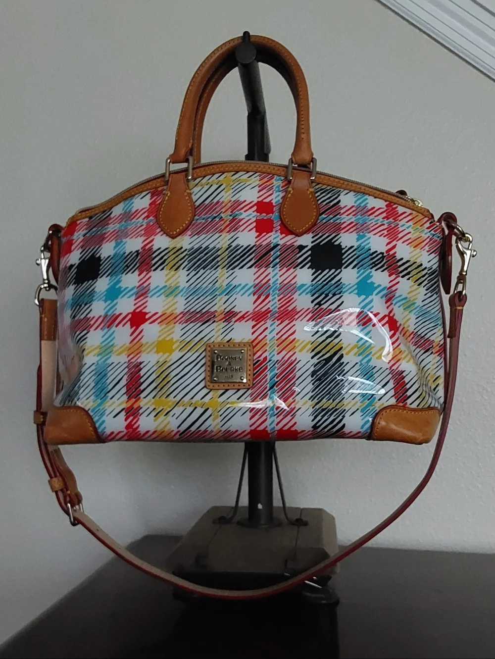 Dooney & Bourke satchel adjustable